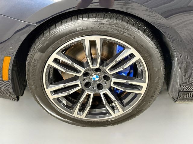 Used 2026 BMW 540i xDrive w/ M Sport Package AWD/4WD image 31
