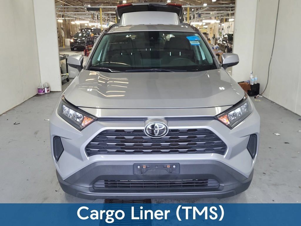 Used 2021 Toyota RAV4 LE AWD/4WD image 8
