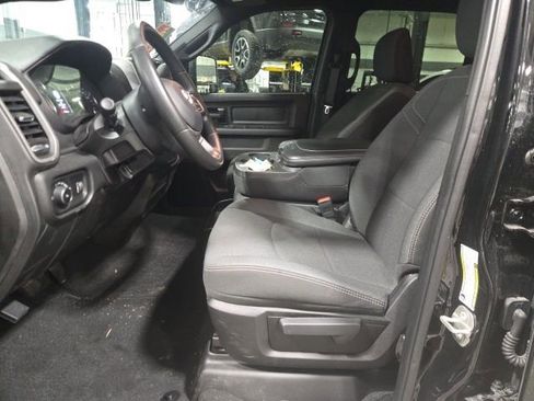 Used 2024 RAM 2500 Tradesman w/ Chrome Appearance Group image 13