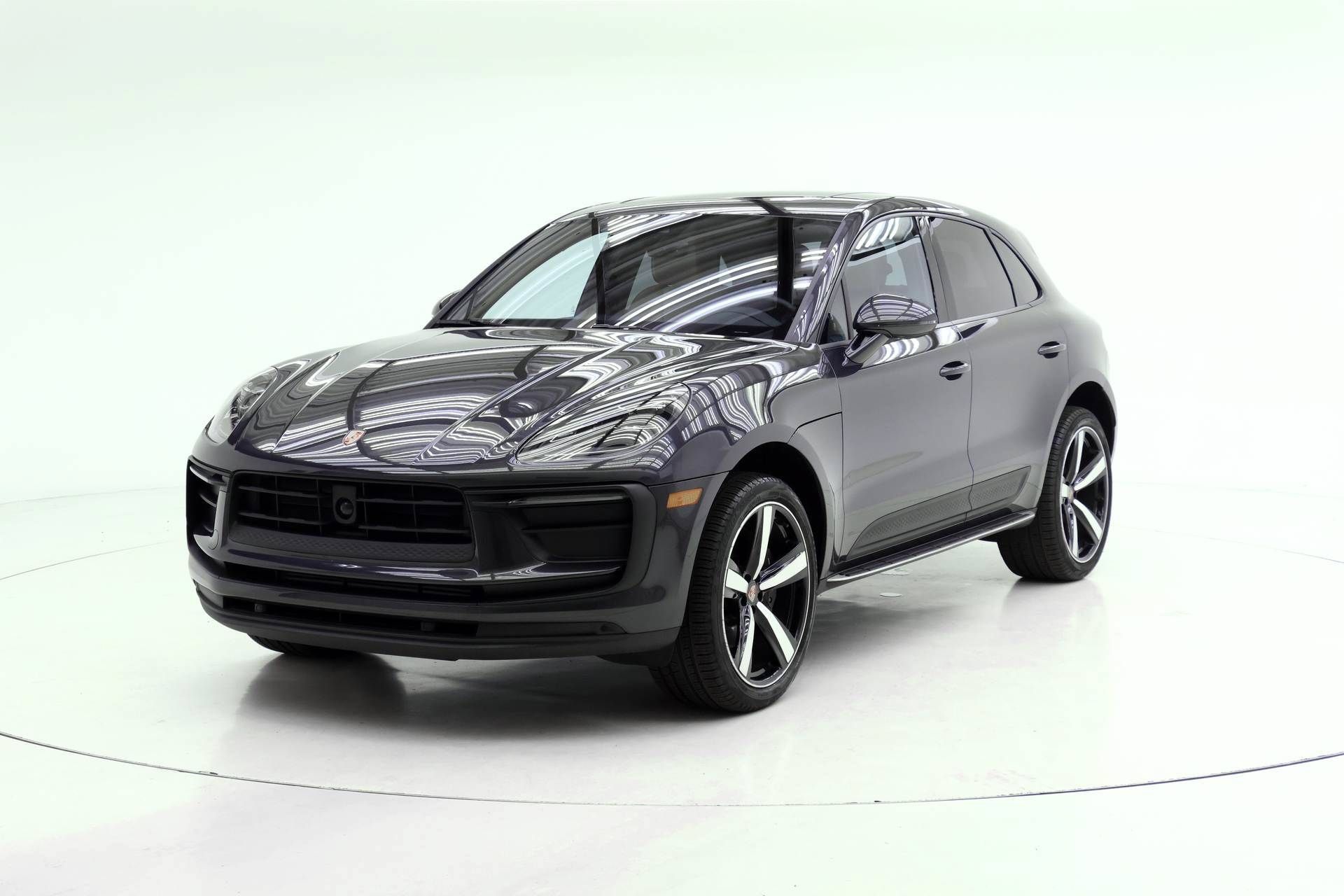 Used 2026 Porsche Macan AWD/4WD image 1
