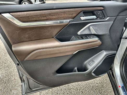 New 2026 GMC Acadia Denali Ultimate w/ LPO, Floor Liner Package image 21