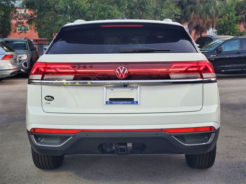 New 2026 Volkswagen Atlas Cross Sport SE image 4