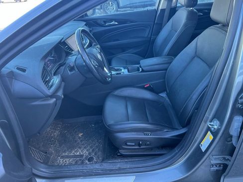 Used 2018 Buick Regal Essence w/ Driver Confidence Package #1 AWD/4WD image 12