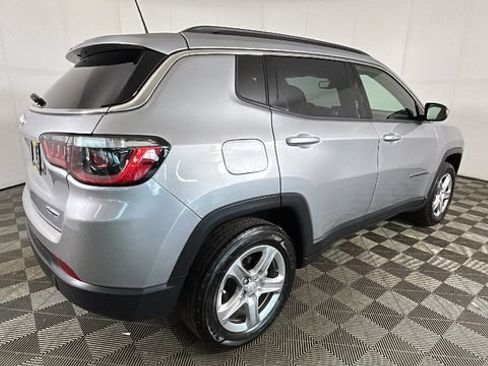 Used 2023 Jeep Compass Latitude w/ Sun and Sound Group AWD/4WD image 2
