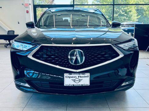 Used 2024 Acura MDX SH-AWD w/ Technology Package image 3