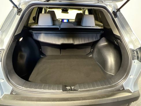 Used 2023 Toyota Corolla Cross L image 32