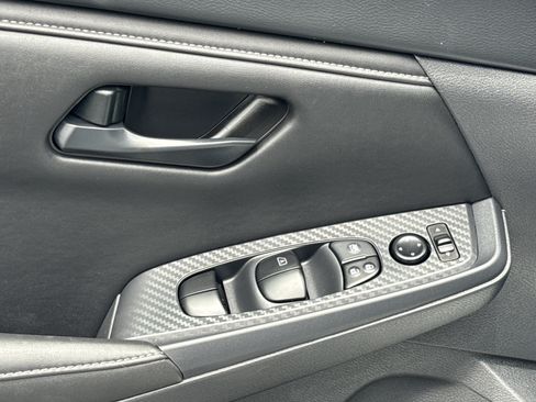 Used 2025 Nissan Sentra S FWD image 15