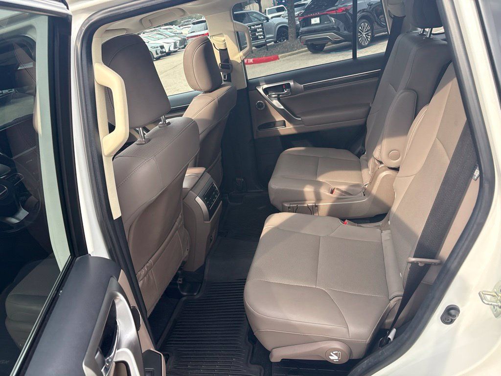 Used 2023 Lexus GX 460 Premium AWD/4WD image 17