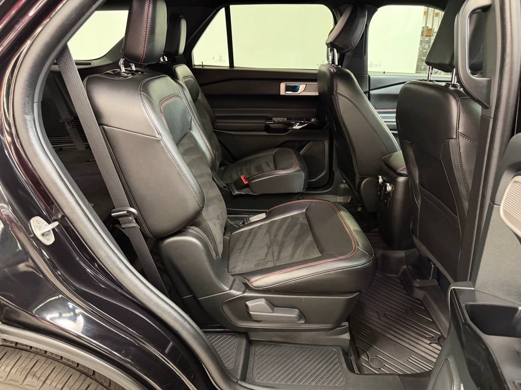 Used 2024 Ford Explorer ST-Line w/ Class IV Trailer Tow Package AWD/4WD image 15