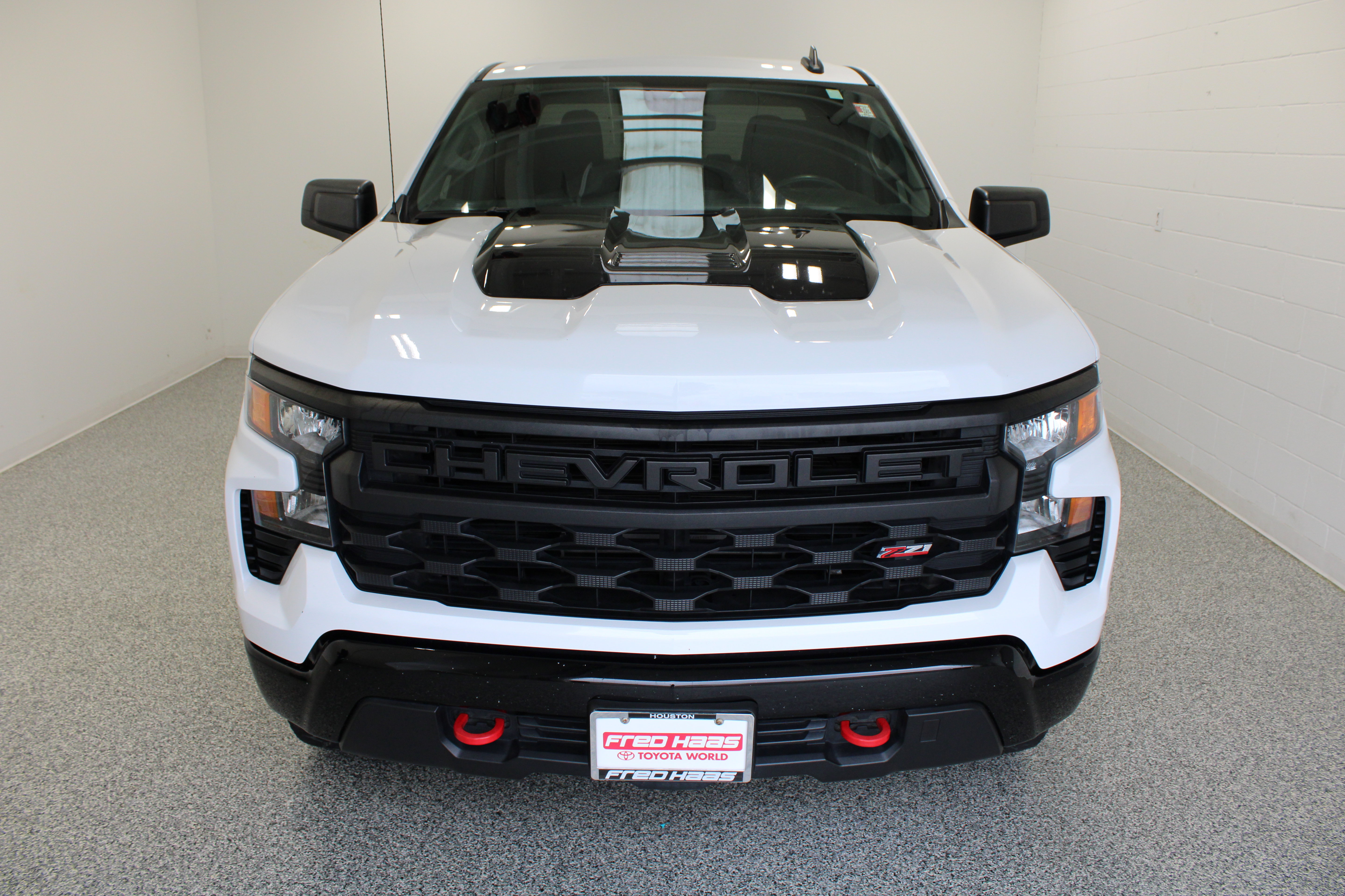 Used 2023 Chevrolet Silverado 1500 Custom Trail Boss AWD/4WD image 3