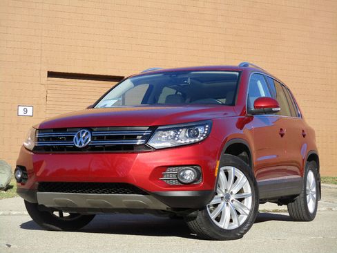 Used 2016 Volkswagen Tiguan SE AWD/4WD image 1