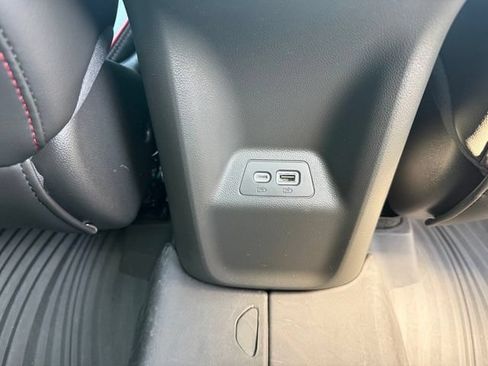 Used 2023 Buick Envision Essence w/ Sport Touring Package AWD/4WD image 17