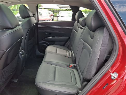 Certified 2024 Hyundai Tucson Limited AWD/4WD image 10