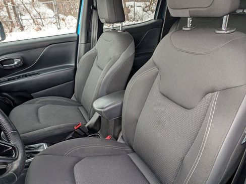 Used 2022 Jeep Renegade Altitude w/ Convenience Group image 16