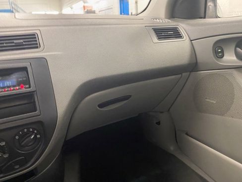 Used 2005 Ford Focus ZX4 Sedan image 18