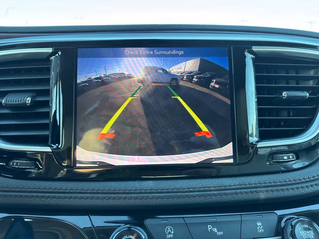 Used 2018 Chrysler Pacifica Limited FWD image 19