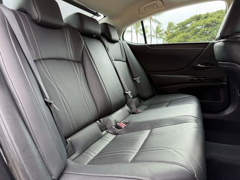 Used 2022 Lexus ES 350 Luxury image 12