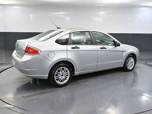 Used 2011 Ford Focus SE w/ 201A Rapid Spec Order Code image 4