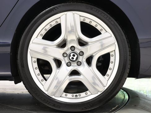 Used 2015 Bentley Flying Spur W12 image 98