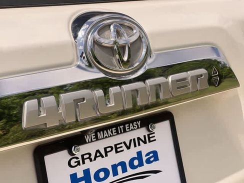 Used 2015 Toyota 4Runner Limited image 8