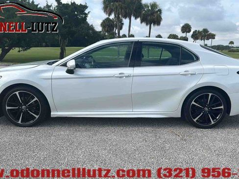 Used 2019 Toyota Camry XSE FWD image 3