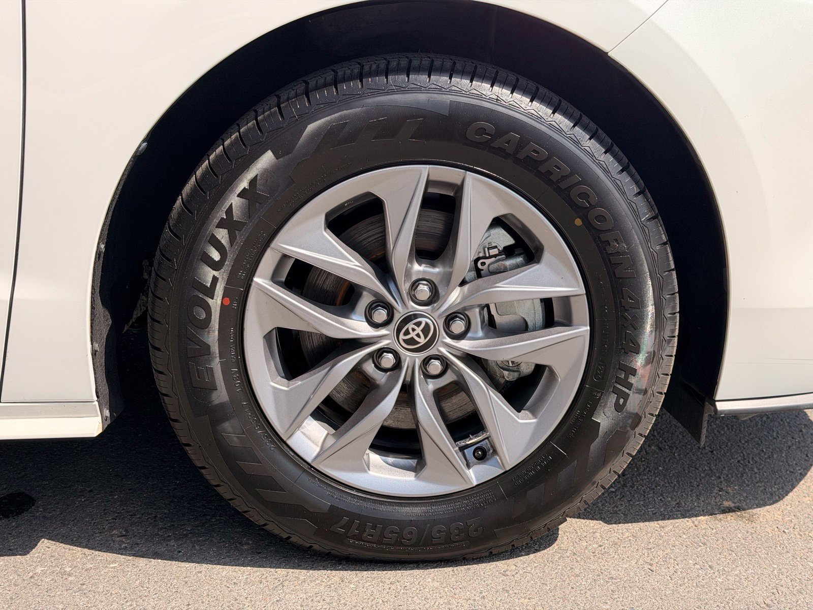 Used 2021 Toyota Sienna XLE FWD image 13