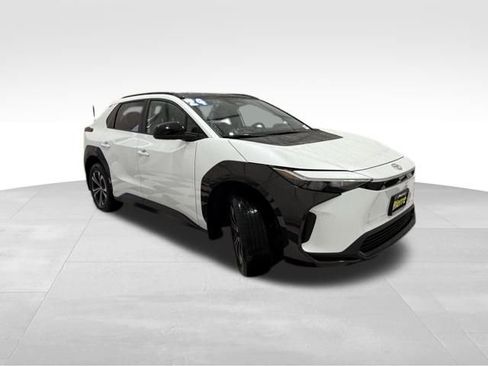 Used 2024 Toyota bZ4X XLE w/ Weather Package image 7