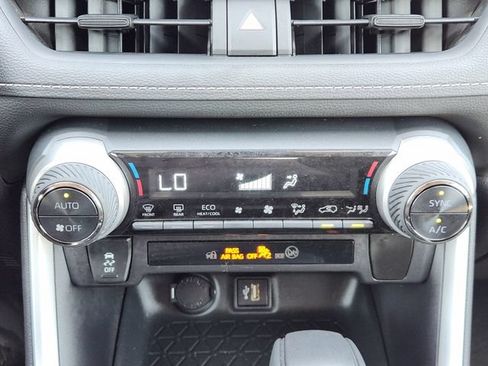 Certified 2025 Toyota RAV4 XLE AWD/4WD image 18