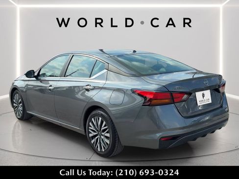 Used 2025 Nissan Altima 2.5 SV image 5