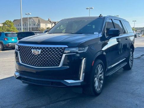 Used 2023 Cadillac Escalade ESV Premium Luxury image 5