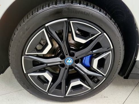 Used 2024 BMW iX xDrive50 w/ Premium Package AWD/4WD image 76