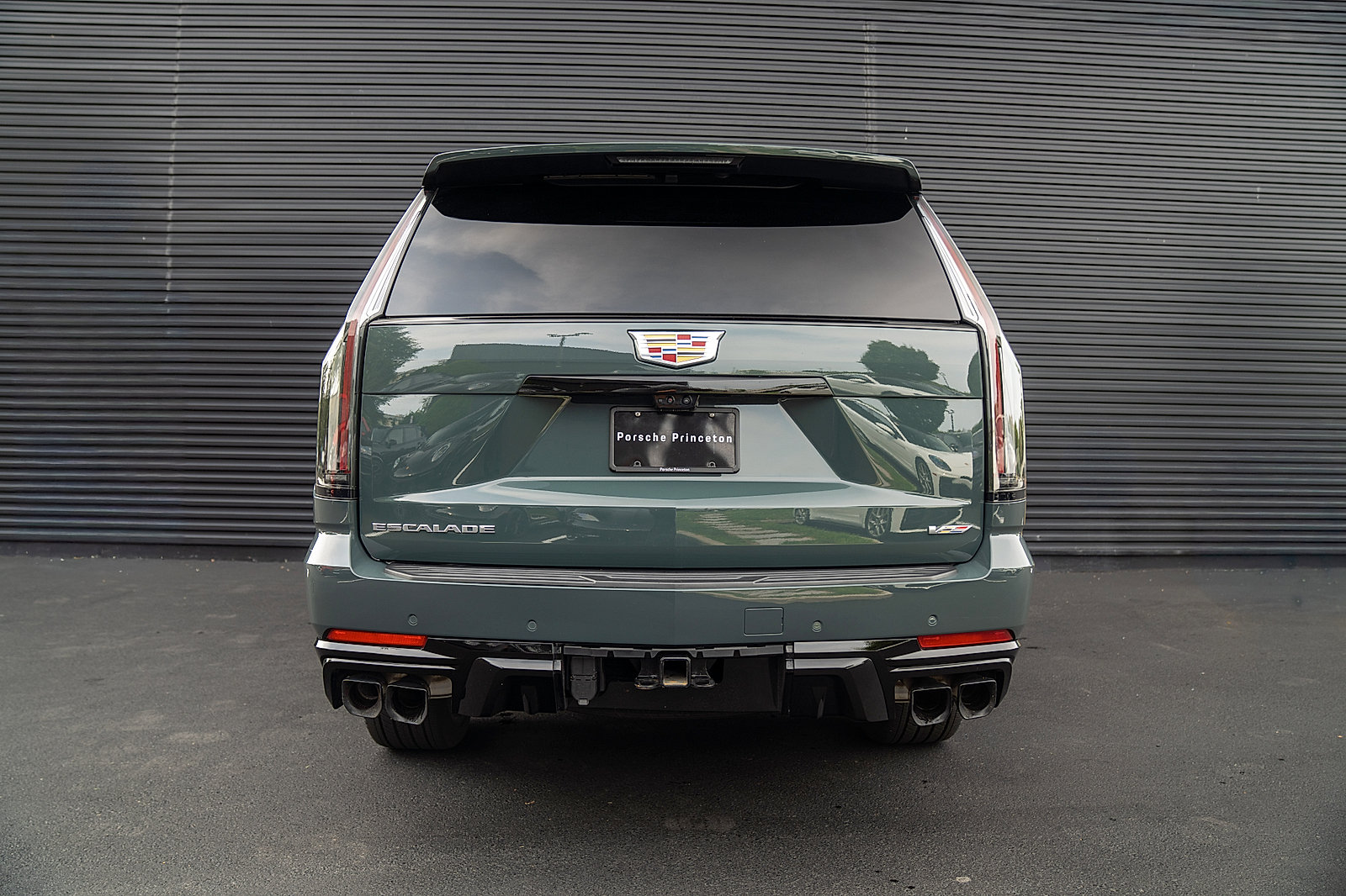 Used 2025 Cadillac Escalade ESV V AWD/4WD image 31
