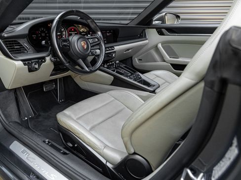 Certified 2020 Porsche 911 Carrera S RWD image 4