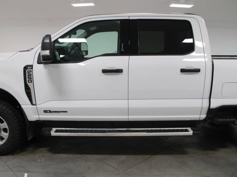 Used 2023 Ford F250 XLT w/ Camper Package AWD/4WD image 6