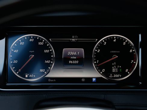 Used 2017 Mercedes-Benz Maybach S 550 4MATIC image 37