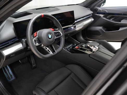 Used 2025 BMW M5 w/ Executive Package image 31