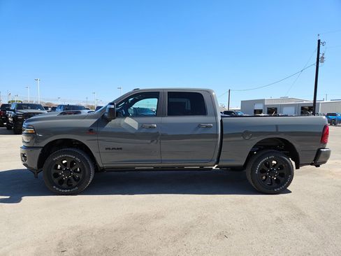 New 2026 RAM 2500 Laramie AWD/4WD image 6