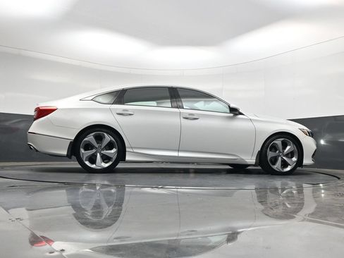 Used 2018 Honda Accord Touring image 37