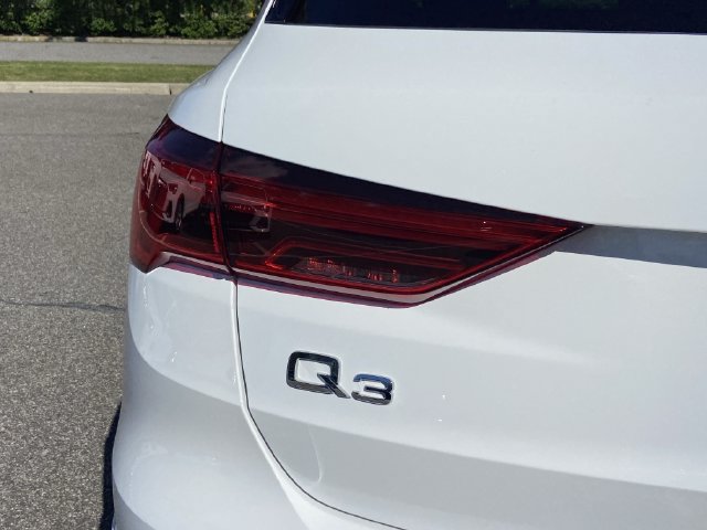 Used 2020 Audi Q3 2.0T Premium AWD/4WD image 33