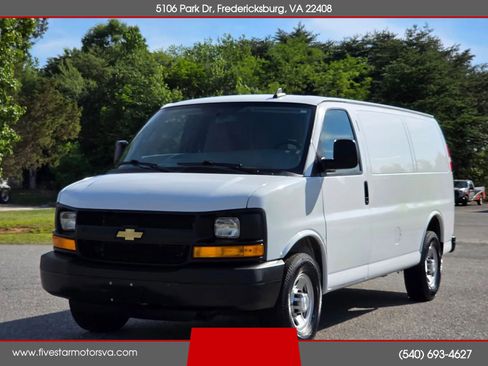 Used 2016 Chevrolet Express 3500 RWD image 1