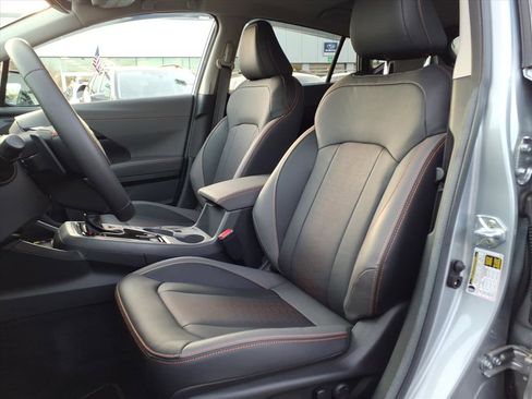 Used 2025 Subaru Crosstrek 2.5i Limited w/ Crosstrek Mirror Package image 13