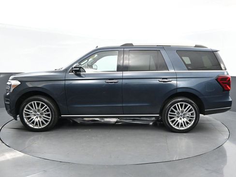 Used 2022 Ford Expedition Limited image 4