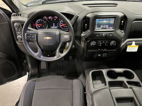 Used 2019 Chevrolet Silverado 1500 Custom w/ Custom Value Package image 13