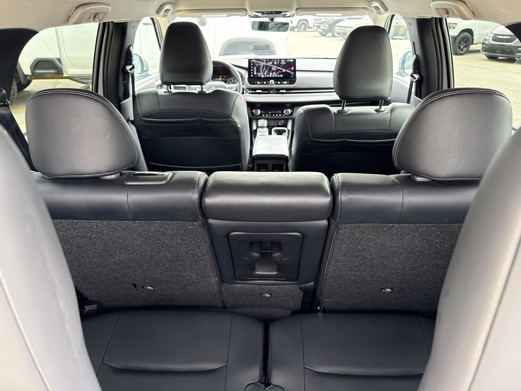 Used 2025 Mitsubishi Outlander SE AWD/4WD image 17