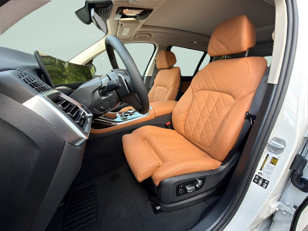 New 2027 BMW X7 xDrive40i w/ Executive Package AWD/4WD image 10