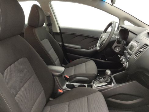 Used 2017 Kia Forte LX image 21