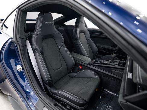 Certified 2025 Porsche 911 GT3 RWD image 17