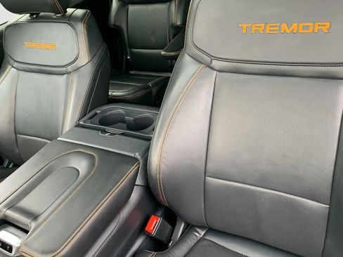 Used 2025 Ford Expedition Tremor AWD/4WD image 21