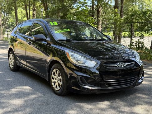 Used 2013 Hyundai Accent GS FWD image 3