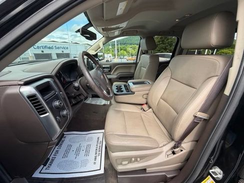 Used 2017 Chevrolet Silverado 1500 LTZ Z71 w/ LTZ Plus Package AWD/4WD image 32